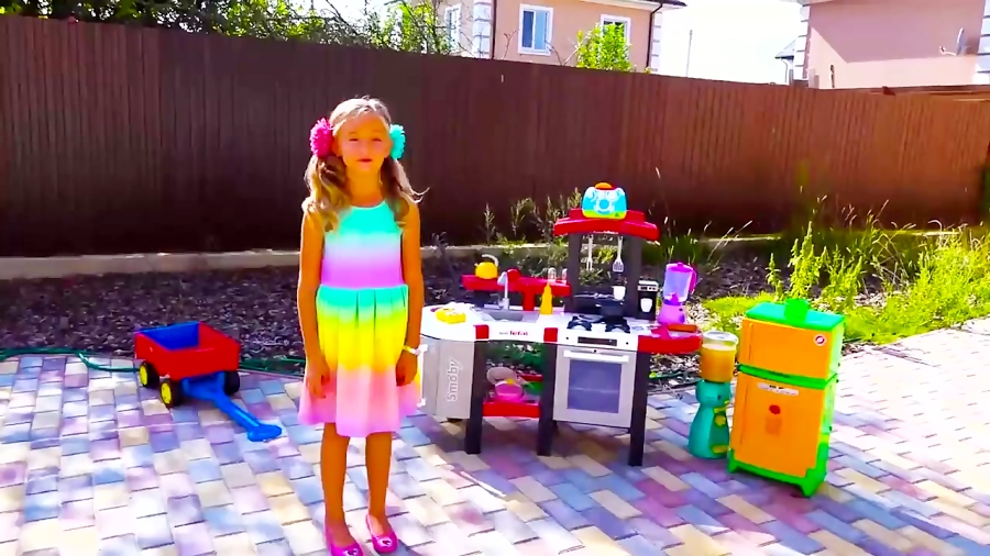 اسباب بازی ها و خانواده مهربان - آشپزخانه ساشا کوچولو